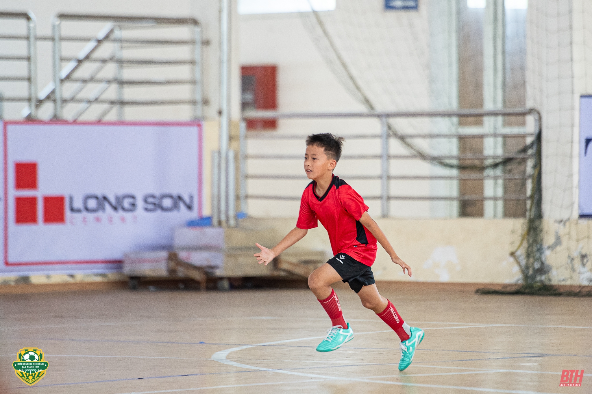Thiệu Hoá giành vé bán kết sau chiến thắng thuyết phục trước Ngọc Lặc