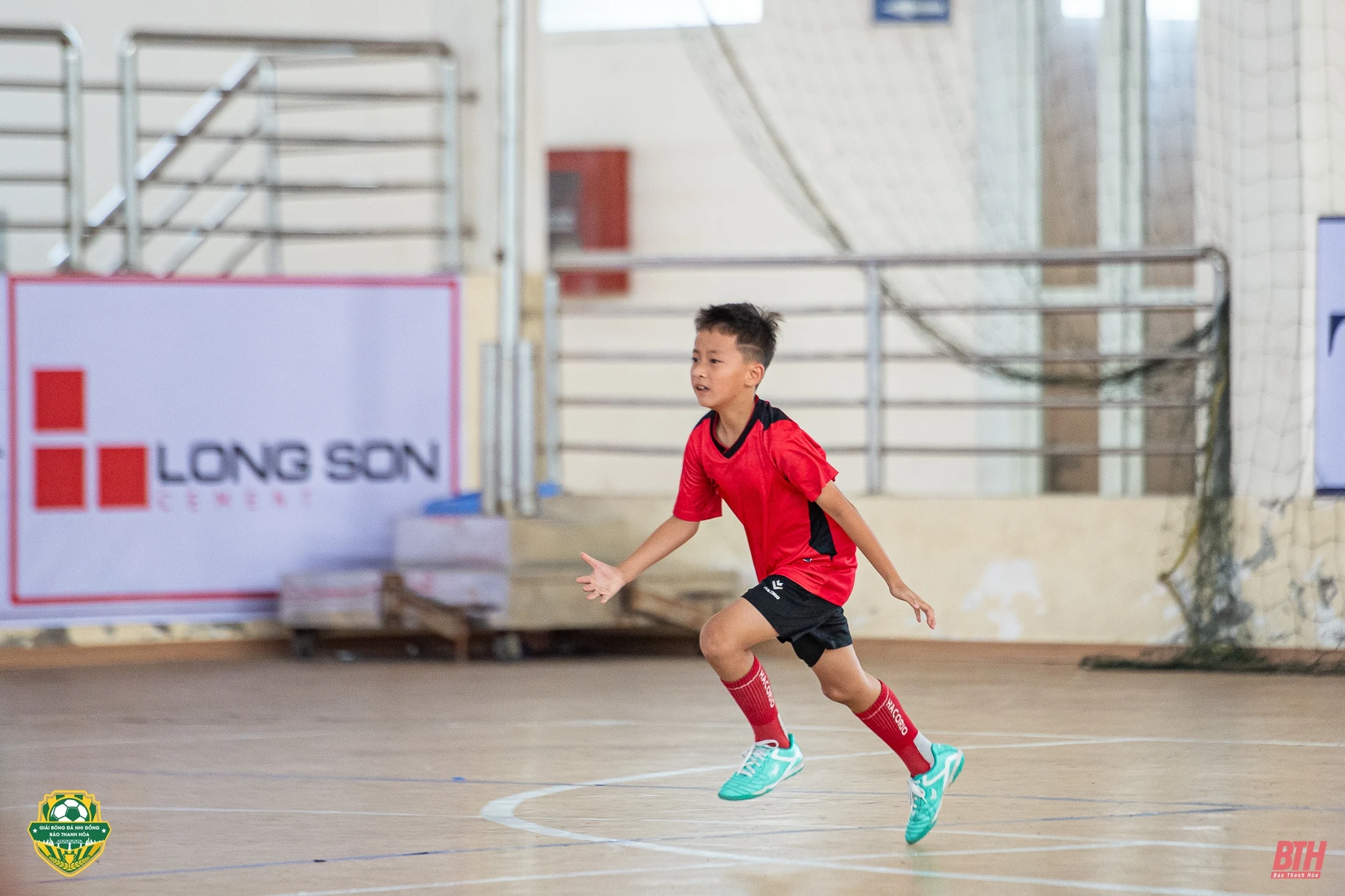 Thiệu Hoá giành vé bán kết sau chiến thắng thuyết phục trước Ngọc Lặc