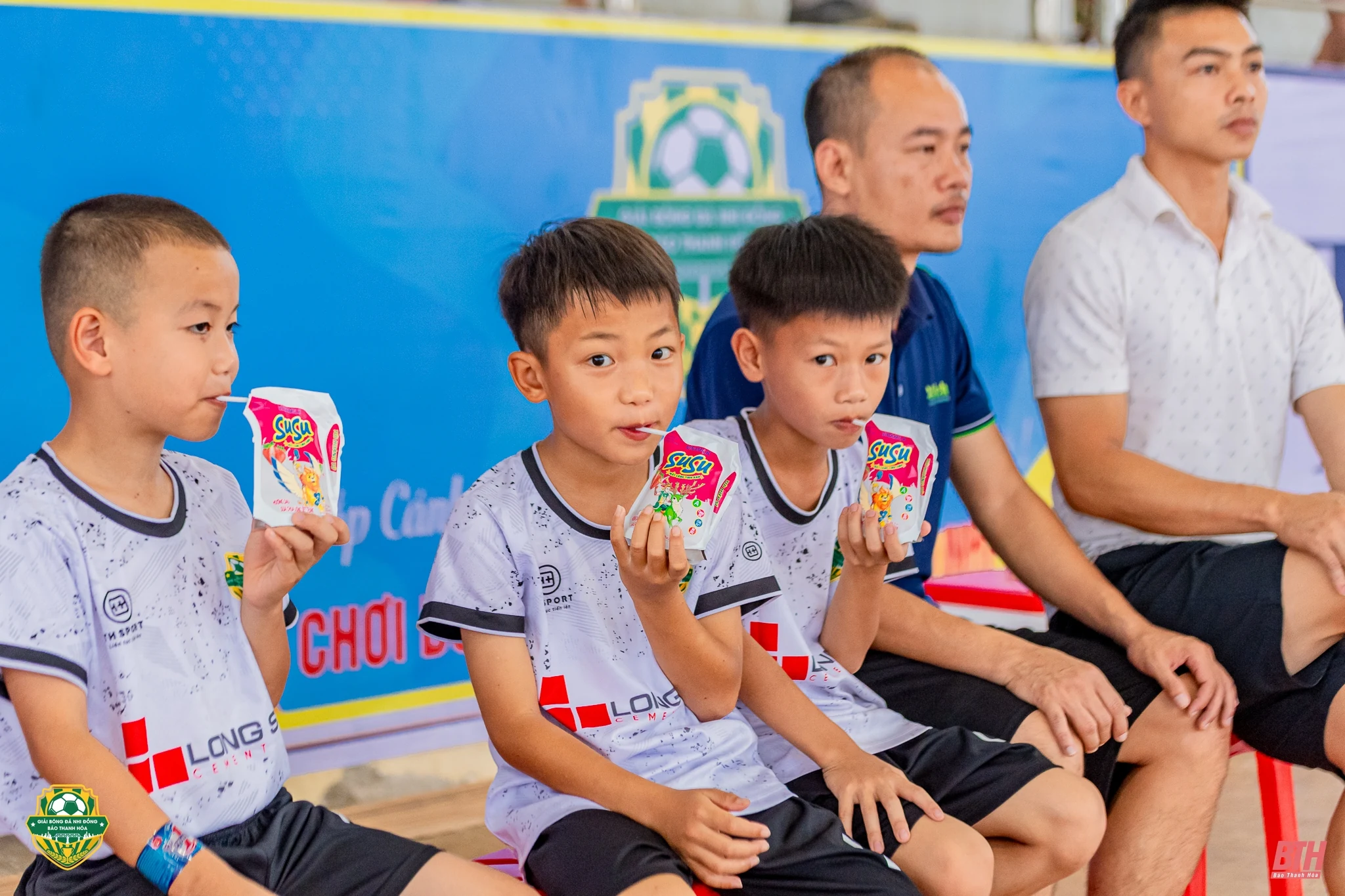 Vinamilk tiếp năng lượng, đồng hành cùng những bước chạy tuổi thơ tại giải Bóng đá Nhi đồng Báo Thanh Hóa năm 2025
