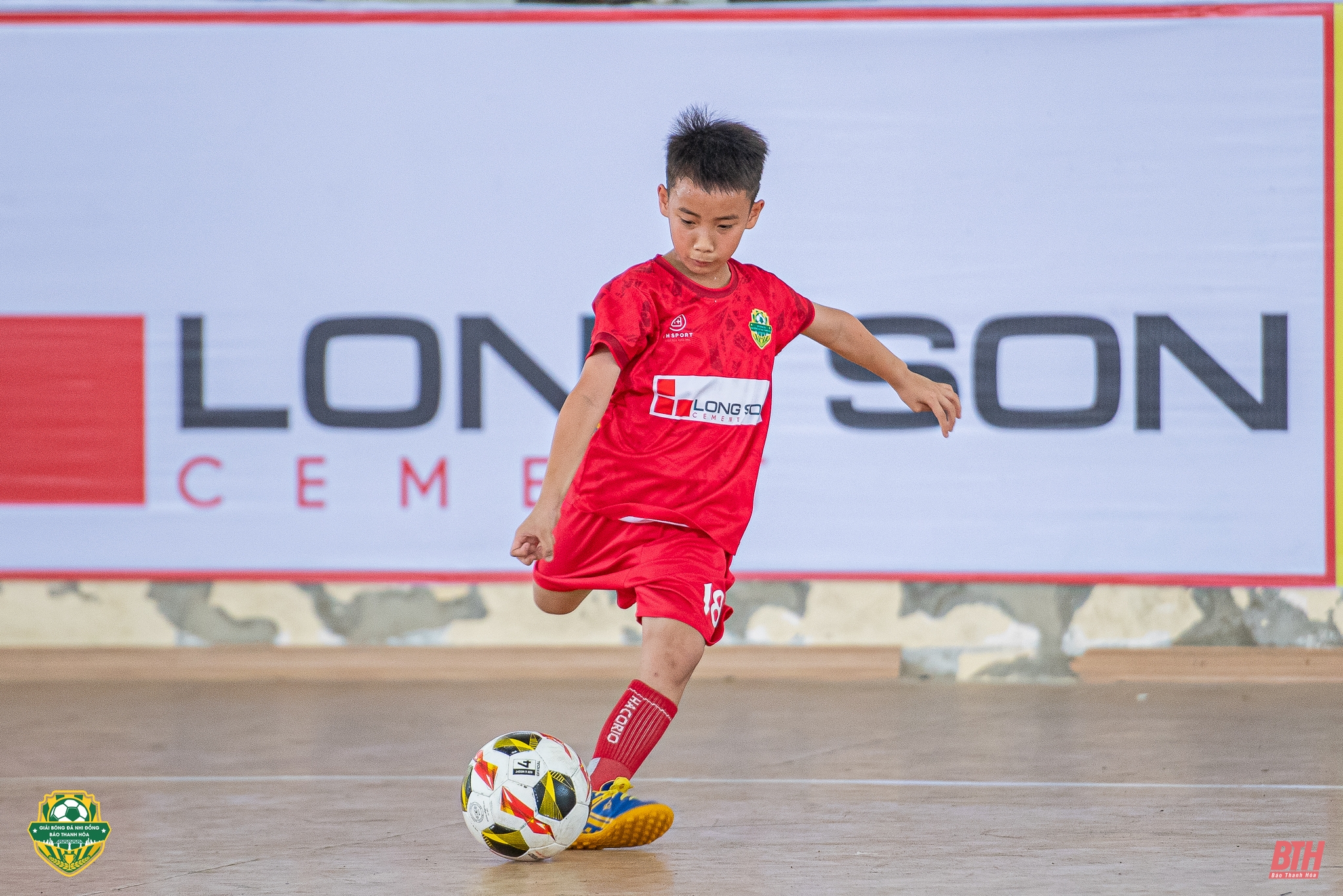 U8 Thiệu m88 the thao và U10 Nghi Sơn đăng quang giải Bóng đá Nhi đồng Báo Thanh m88 the thao lần thứ IV năm 2025 - Cúp Xi măng Long Sơn