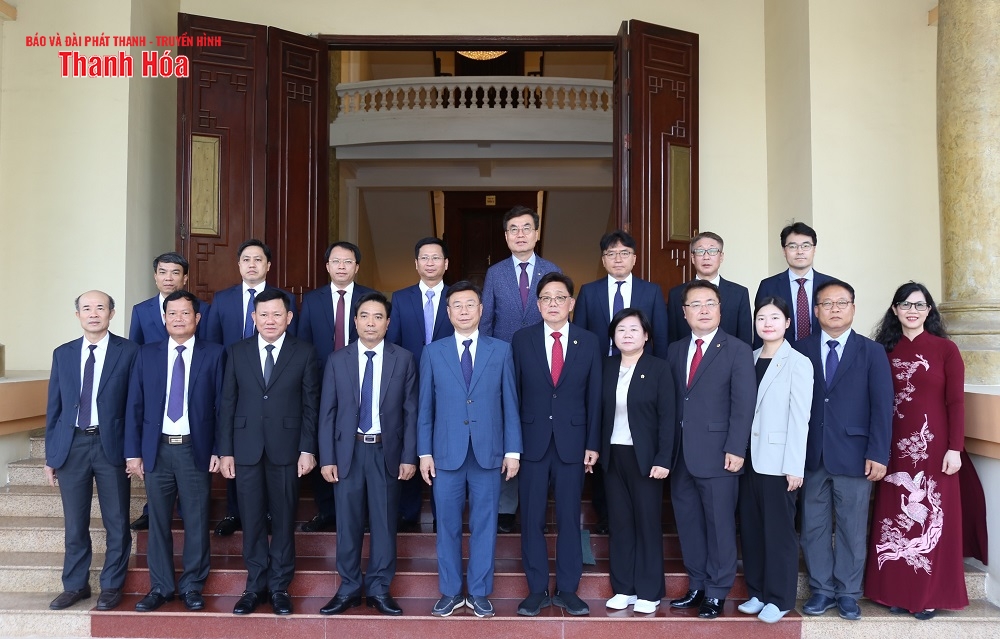 Bí thư Tỉnh ủy Nguyễn Doãn Anh tiếp xã giao thị trưởng TP Seongnam (Hàn Quốc)