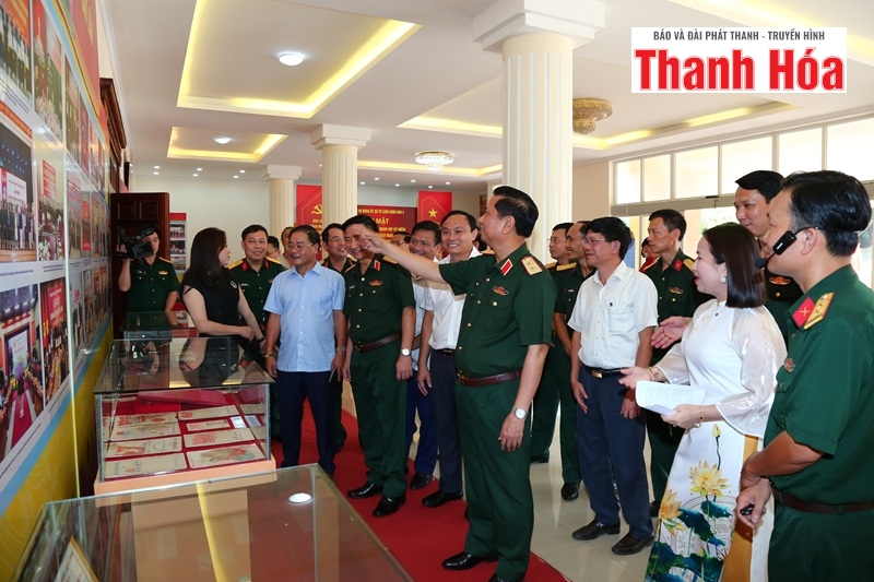 Bộ Tư lệnh Quân khu 4 gặp mặt các cơ quan báo chí