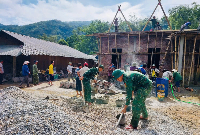Dấu ấn người lính quân hàm xanh trên bản làng vùng cao