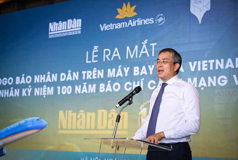 Ra mắt logo Báo Nhân Dân trên máy bay của Vietnam Airlines nhân kỷ niệm 100 năm Ngày Báo chí Cách mạng Việt Nam