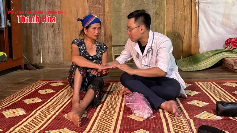 Áo trắng đến với vùng biên