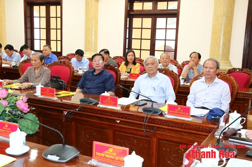 Các đồng chí nguyên lãnh đạo tỉnh góp ý vào dự thảo Báo cáo chính trị trình Đại hội Đảng bộ tỉnh lần thứ XX, nhiệm kỳ 2025-2030