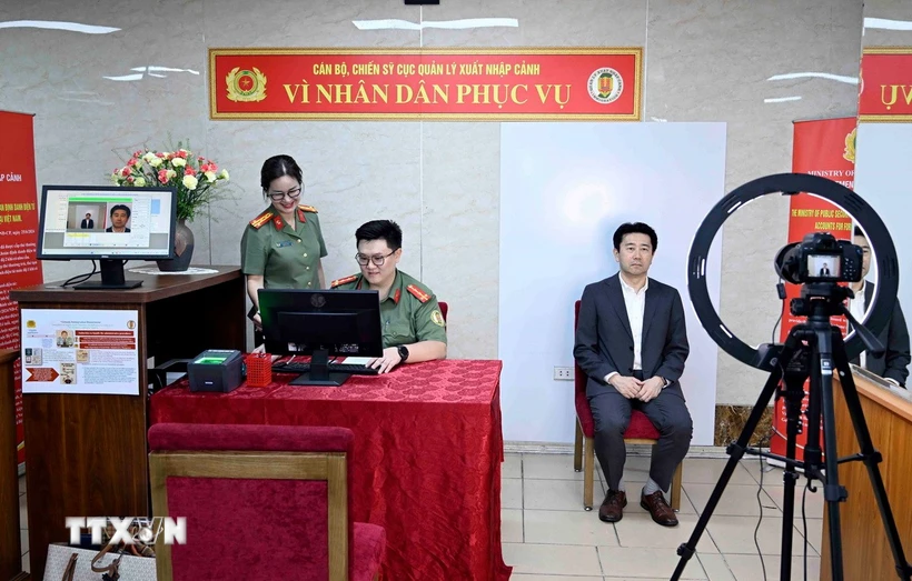 Cấp định danh điện tử mức độ 2 cho người nước ngoài cư trú tại Việt Nam từ 1/7