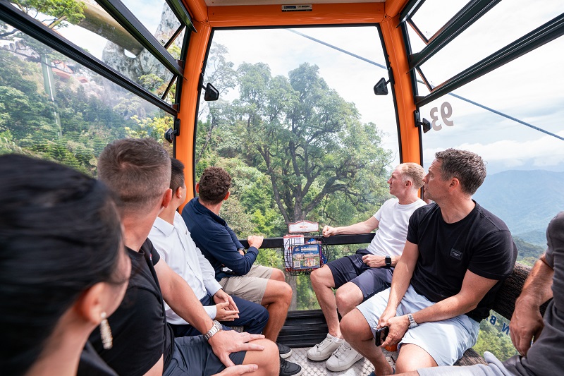 Ba huyền thoại bóng đá Michael Owen, Ryan Giggs, Paul Scholes trải nghiệm Ba Na Hills