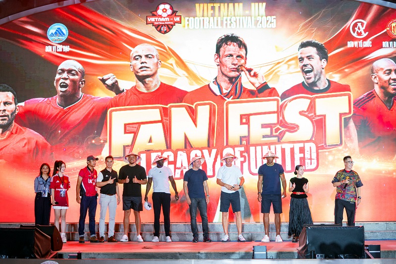 Ba huyền thoại bóng đá Michael Owen, Ryan Giggs, Paul Scholes trải nghiệm Ba Na Hills