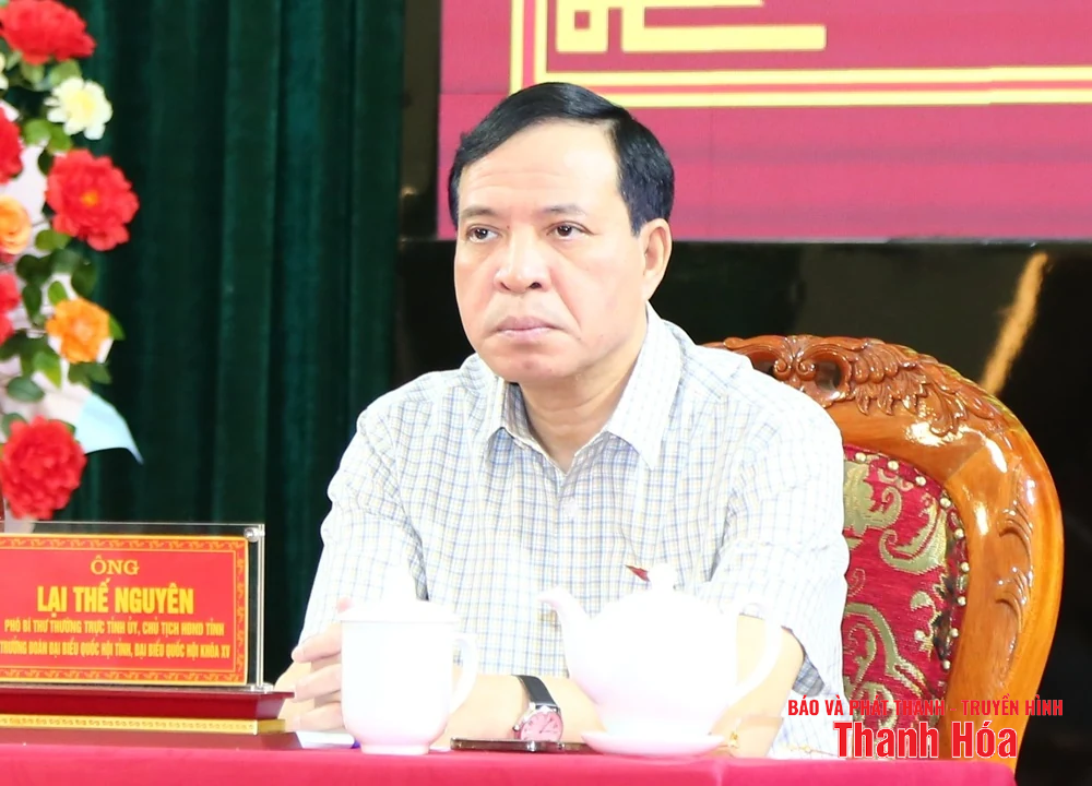 Phó Bí thư Thường trực Tỉnh ủy, Chủ tịch HĐND tỉnh, Trưởng Đoàn ĐBQH tỉnh Lại Thế Nguyên tiếp xúc cử tri xã Quan Sơn