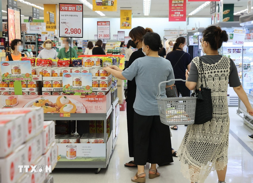 Chính phủ Hàn Quốc hỗ trợ tiền mặt người nghèo để kích thích nền kinh tế