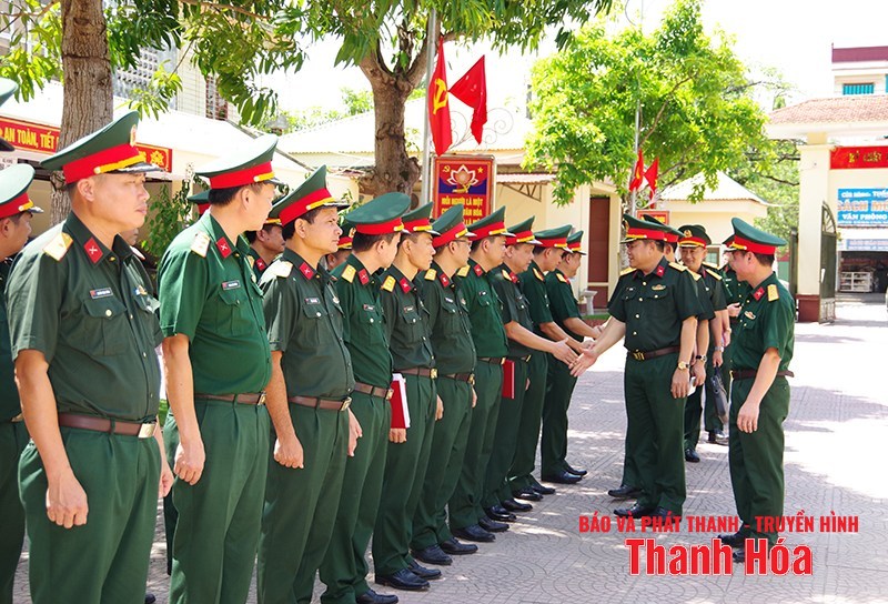 Chỉ m88 cá cược thể thao trực tuyến trưởng Bộ CHQS tỉnh kiểm tra tại Ban Chỉ m88 cá cược thể thao trực tuyến Phòng thủ khu vực 1 - Triệu Sơn