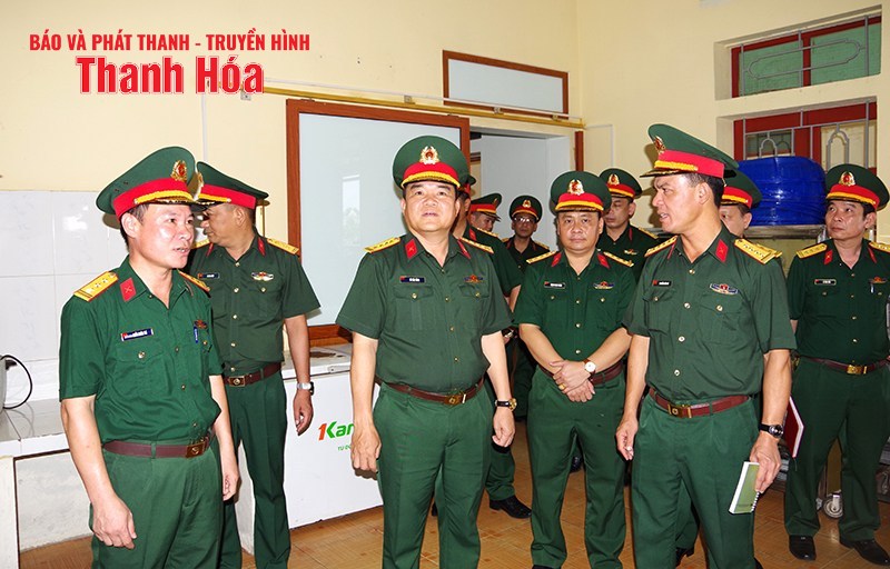 Chỉ m88 cá cược thể thao trực tuyến trưởng Bộ CHQS tỉnh kiểm tra tại Ban Chỉ m88 cá cược thể thao trực tuyến Phòng thủ khu vực 1 - Triệu Sơn