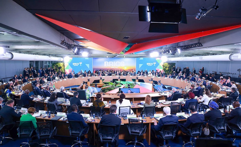 Thủ tướng nêu 3 đề xuất quan trọng tại Phiên thảo luận cấp cao BRICS mở rộng