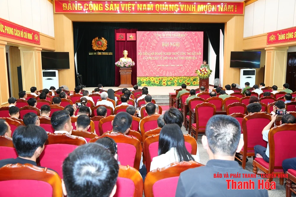 Đối thoại, lắng nghe ý kiến của cá cược bóng đá m88 doanh nghiệp về công tác bảo đảm an ninh trật tự