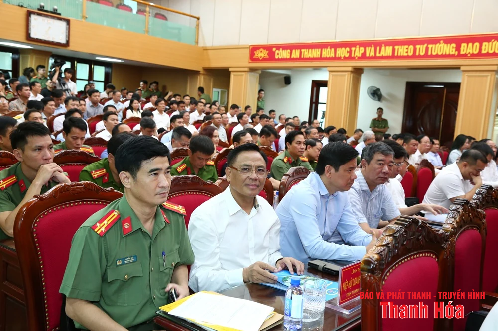 Đối thoại, lắng nghe ý kiến của cá cược bóng đá m88 doanh nghiệp về công tác bảo đảm an ninh trật tự