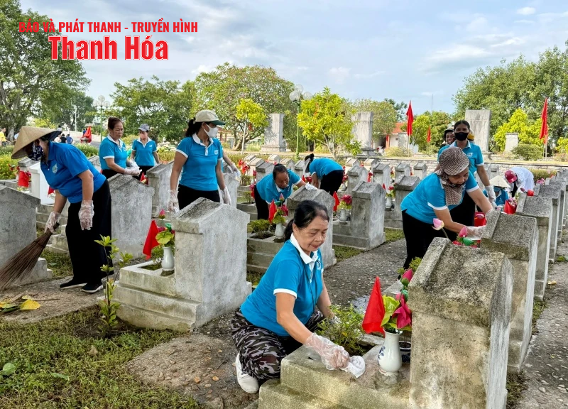 Dâng hương và ra quân dọn vệ sinh môi môi trường tại Nghĩa trang kèo nhà cái m88 sỹ Hàm Rồng