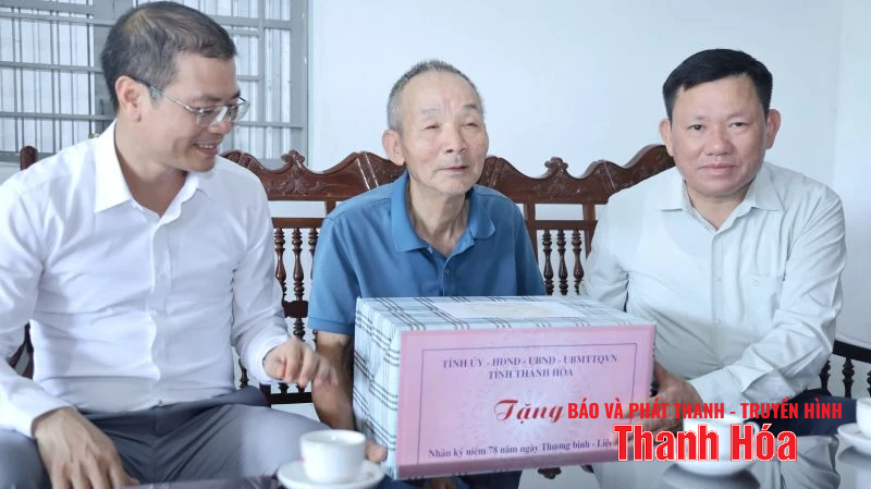 Phó Chủ tịch Thường trực UBND tỉnh thăm gia đình chính sách và làm việc với các xã Thượng Ninh, Như Xuân, Xuân Bình
