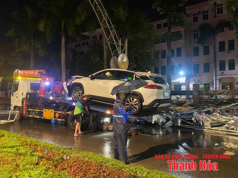 Lực lượng chức năng ứng cứu kịp thời, xử lý sự cố giao m88 cá cược thể thao trực tuyến tê liệt do mưa dông