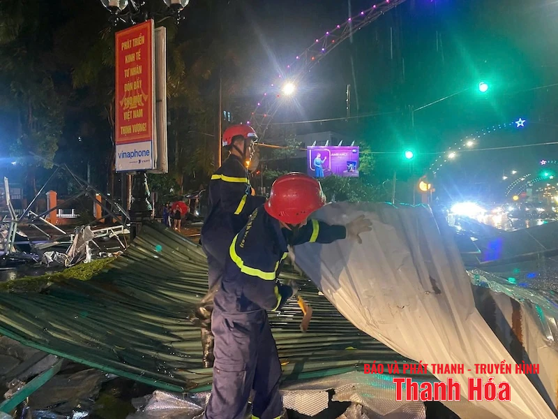 Lực lượng chức năng ứng cứu kịp thời, xử lý sự cố giao m88 cá cược thể thao trực tuyến tê liệt do mưa dông