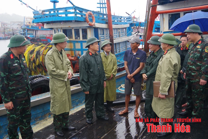 Chỉ huy trưởng Bộ CHQS tỉnh kiểm tra công tác phòng chống bão số 3