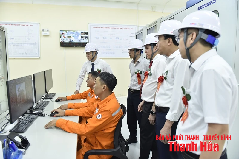 Gắn biển công link vào m88 bhki chào mừng Đại hội đại biểu Đảng bộ Tập đoàn Điện lực Việt Nam