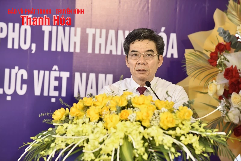 Gắn biển công link vào m88 bhki chào mừng Đại hội đại biểu Đảng bộ Tập đoàn Điện lực Việt Nam