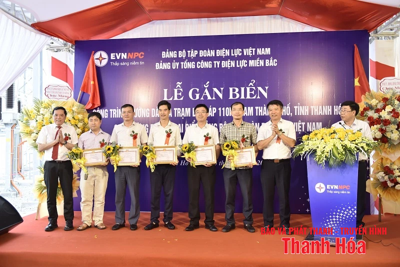 Gắn biển công link vào m88 bhki chào mừng Đại hội đại biểu Đảng bộ Tập đoàn Điện lực Việt Nam