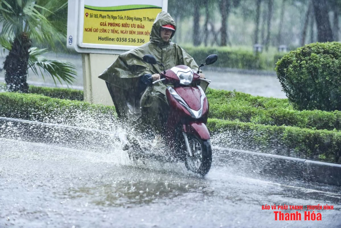 Mưa lớn do bão số 3, nhiều tuyến phố trung tâm m88 cá cược thể thao trực tuyến bị ngập nặng