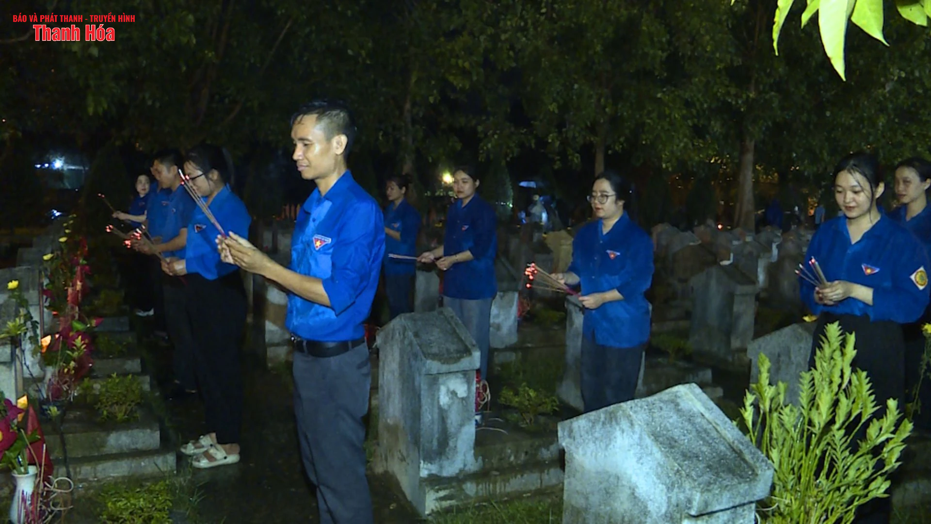 Lễ cầu siêu, thắp nến tri ân các Anh hùng liệt sĩ tại Nghĩa trang liệt sĩ Hàm Rồng