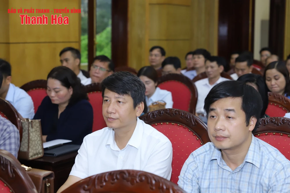 Bí thư Tỉnh ủy Nguyễn Doãn Anh chủ trì hội nghị cho ý kiến về công tác chuẩn bị Đại hội Đảng bộ 40 xã, phường