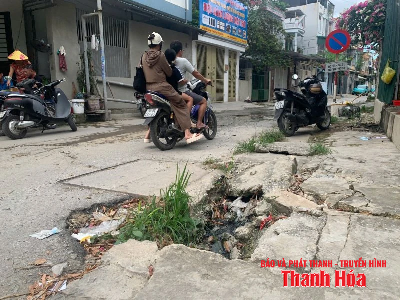 “Bẫy” nguy hiểm gần ngã tư đường Thọ Hạc và Lý Nhân Tông