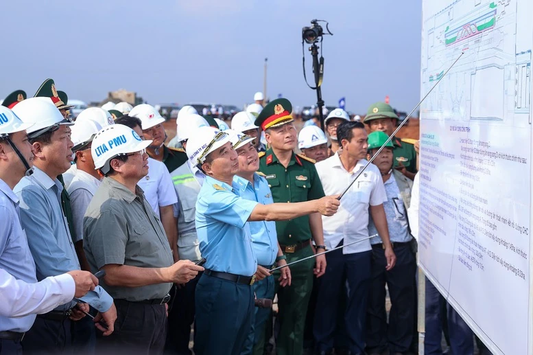 Thủ tướng lần thứ 8 kiểm tra sân bay Long Thành, yêu cầu cơ bản hoàn thành vào 19/12/2025