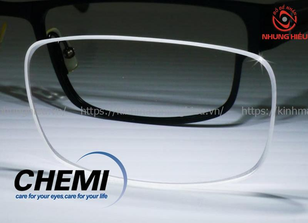 So Sánh Tròng Kính Essilor Và Chemi Mới Nhất 2025