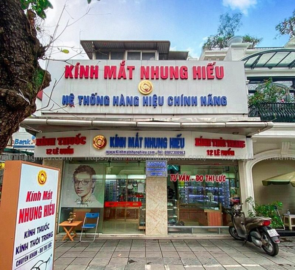 So Sánh Tròng Kính Essilor Và Chemi Mới Nhất 2025