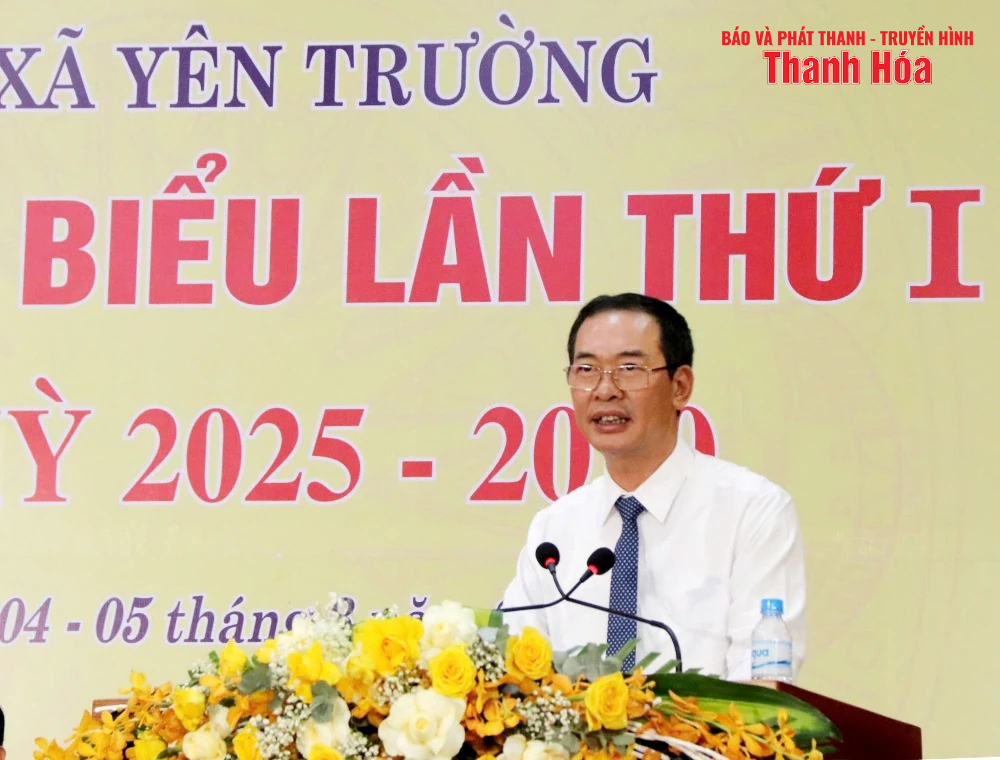 Phó Bí thư Tỉnh ủy Trịnh Tuấn Sinh dự và phát biểu chỉ đạo tại Đại hội Đảng bộ xã Yên Trường