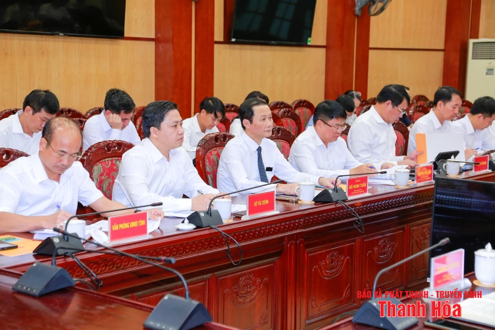 Chủ tịch UBND tỉnh Đỗ Minh Tuấn làm việc với Công ty CP gốm sứ Hoa Liên Hồ Nam