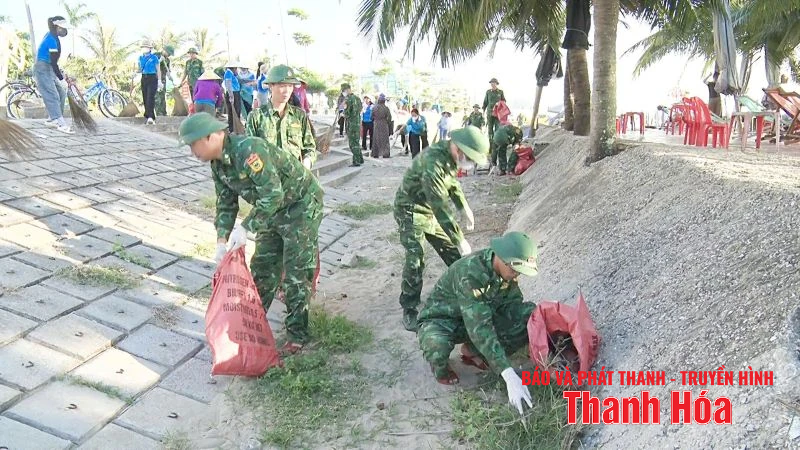 Phường Tĩnh Gia ra quân tổng vệ sinh môi trường tại Khu Du lịch biển Hải Hoà