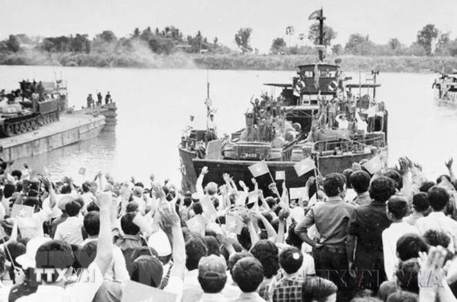 Lật lại những trang sử đen tối của chế độ diệt chủng Pol Pot