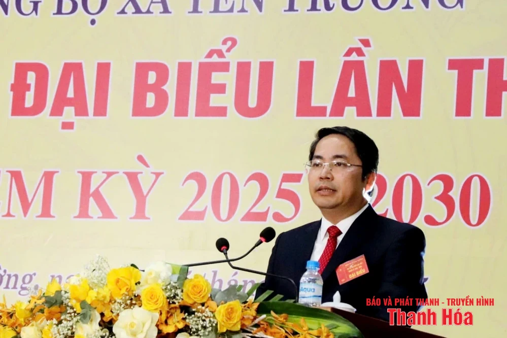 Phó Bí thư Tỉnh ủy Trịnh Tuấn Sinh dự và phát biểu chỉ đạo tại Đại hội Đảng bộ xã Yên Trường