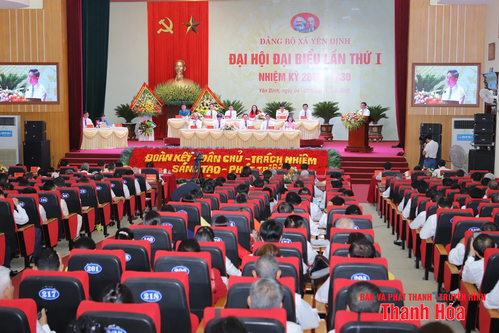 Bí thư Tỉnh ủy Nguyễn Doãn Anh: Đảng bộ xã Yên Định cần làm mới các động lực tăng trưởng truyền thống, thúc đẩy các động lực tăng trưởng mới