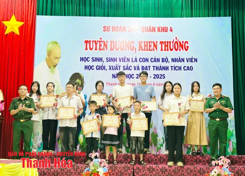 Khen thưởng con cán bộ, nhân viên Sư đoàn 341 đạt thành tích cao trong học tập
