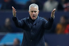 Man Utd sa thải Mourinho