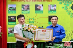 Tặng Bằng khen cho tài xế taxi dũng cảm cứu người