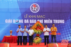 Khai mạc Giải bóng đá Báo chí miền Trung lần thứ VIII - năm 2022