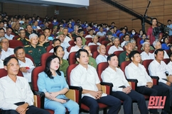 Giao lưu điển hình tiên tiến là thương binh, gia đình liệt sĩ, người có công và cơ quan, doanh nghiệp có thành tích xuất sắc trong công tác “Đền ơn đáp nghĩa”