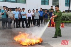 Nâng cao nghiệp vụ phòng cháy, chữa cháy cho lực lượng cơ sở tại UBND TP Thanh Hóa