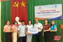 Bàn giao hỗ trợ công trình nông thôn mới cho trường mầm non thị trấn Nga Sơn