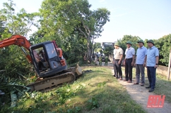 Hậu Lộc ra quân giải toả vi phạm hành lang bảo vệ công trình đê điều và thuỷ lợi