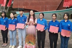 Thị xã Nghi Sơn: 70 học sinh, sinh viên được bồi dưỡng nhận thức về Đảng 